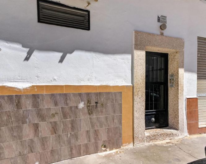 Image No.21-3 Bed Apartment for sale