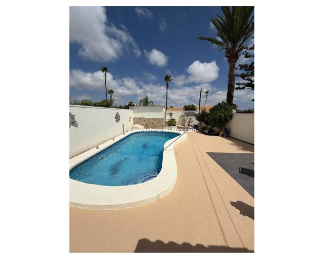 Image No.3-Villa de 3 chambres à vendre à Campoamor