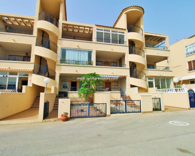 Image No.2-Appartement de 2 chambres à vendre à Punta Prima