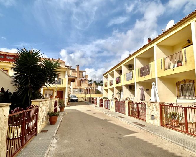 Image No.21-3 Bed Apartment for sale
