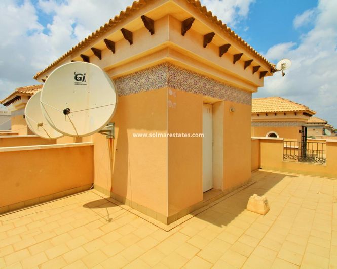 Image No.21-3 Bed Townhouse for sale