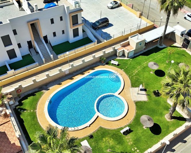 Image No.28-3 Bed Townhouse for sale