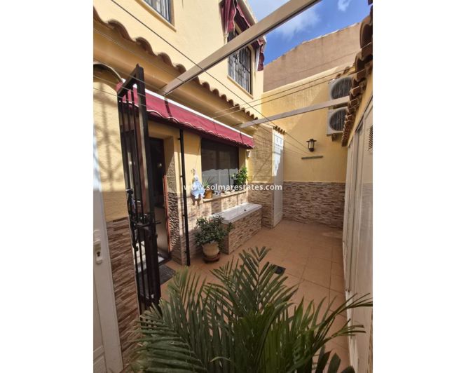 Image No.21-3 Bed Townhouse for sale