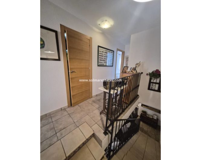 Image No.25-3 Bed Townhouse for sale