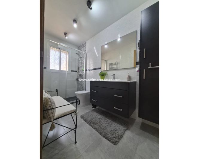 Image No.28-3 Bed Townhouse for sale