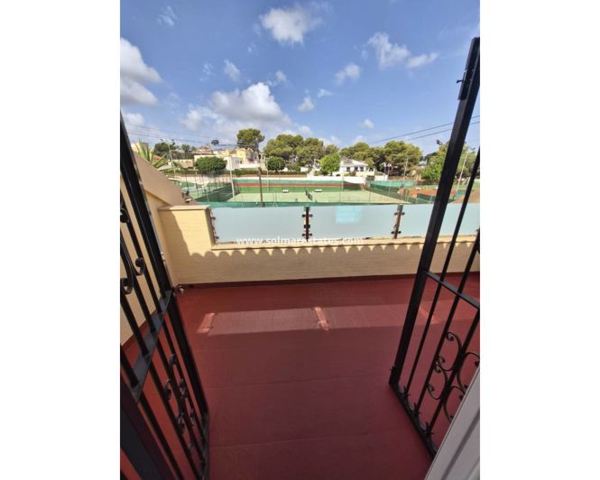 Image No.47-3 Bed Townhouse for sale