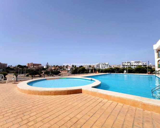 Image No.20-2 Bed Apartment for sale
