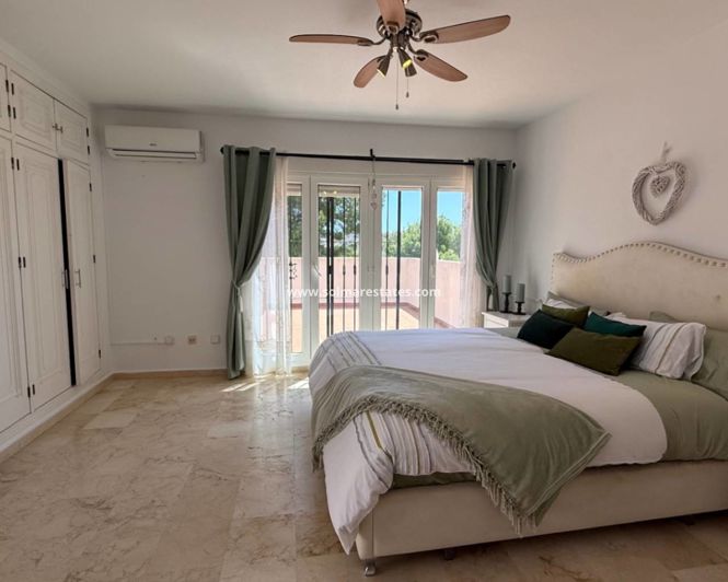 Image No.23-4 Bed Villa for sale