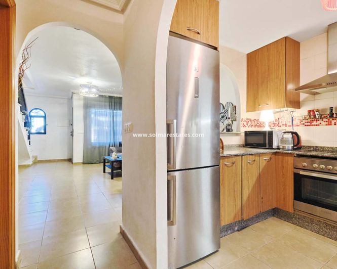 Image No.17-3 Bed Townhouse for sale