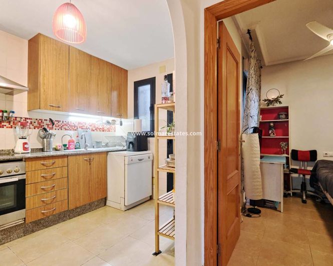 Image No.18-3 Bed Townhouse for sale