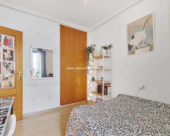 Image No.26-3 Bed Townhouse for sale