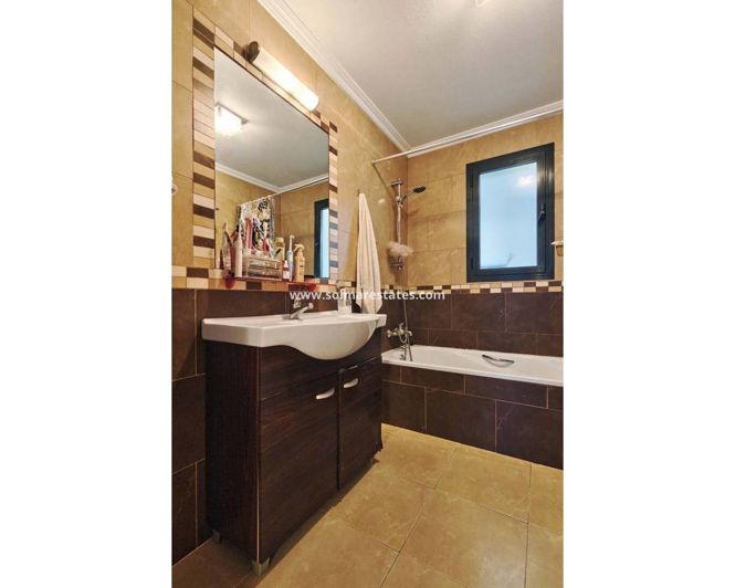 Image No.32-3 Bed Townhouse for sale