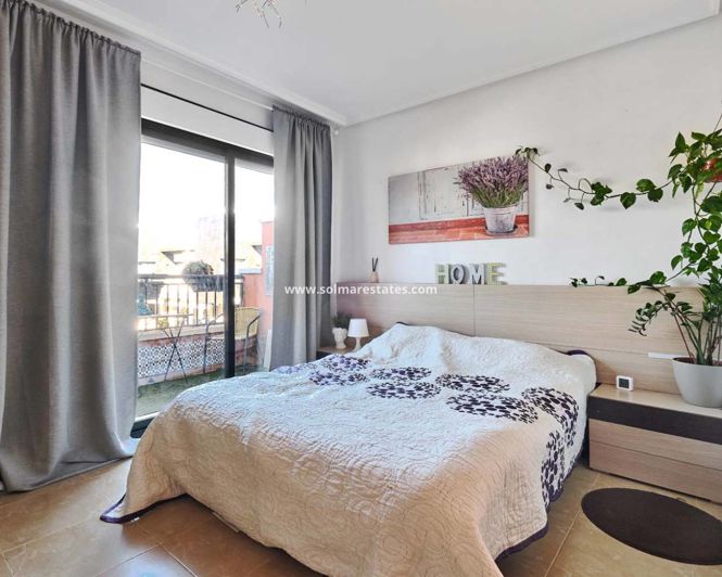 Image No.35-3 Bed Townhouse for sale