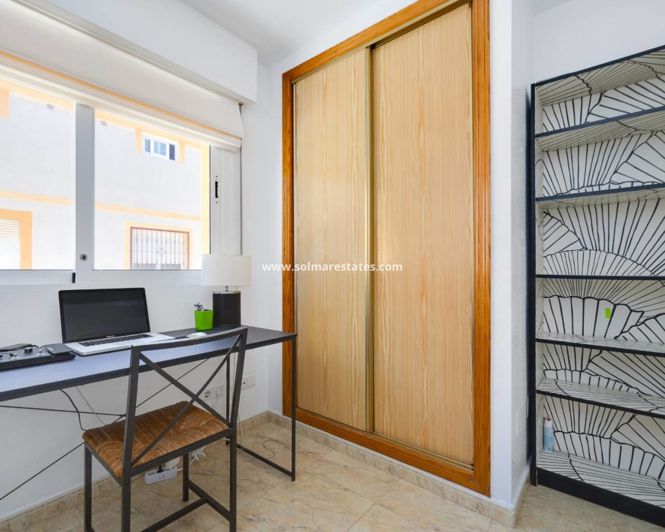 Image No.16-3 Bed Townhouse for sale