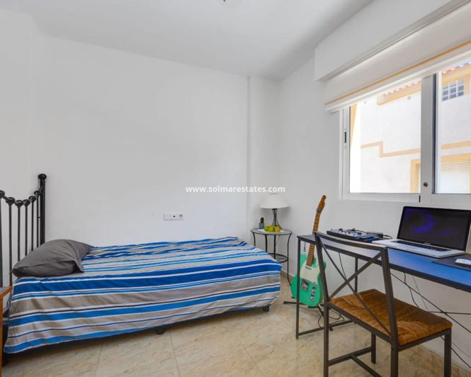 Image No.17-3 Bed Townhouse for sale