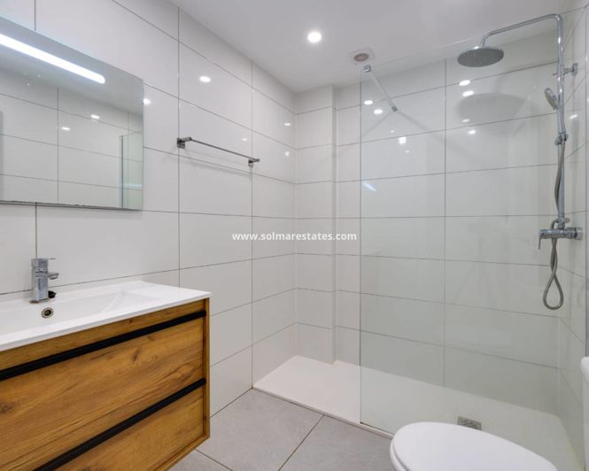 Image No.20-3 Bed Townhouse for sale