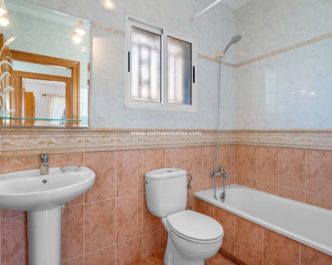 Image No.18-3 Bed Villa for sale