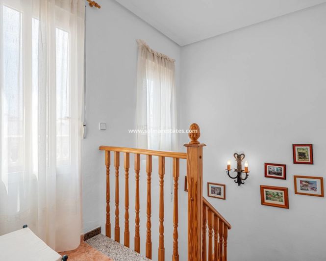 Image No.19-3 Bed Villa for sale