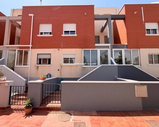 Image No.18-3 Bed Townhouse for sale