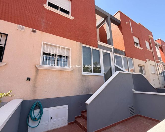 Image No.19-3 Bed Townhouse for sale