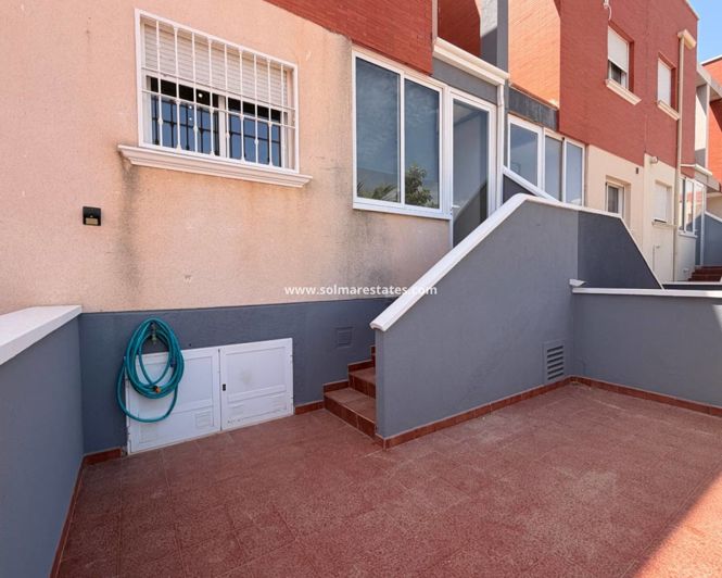 Image No.20-3 Bed Townhouse for sale