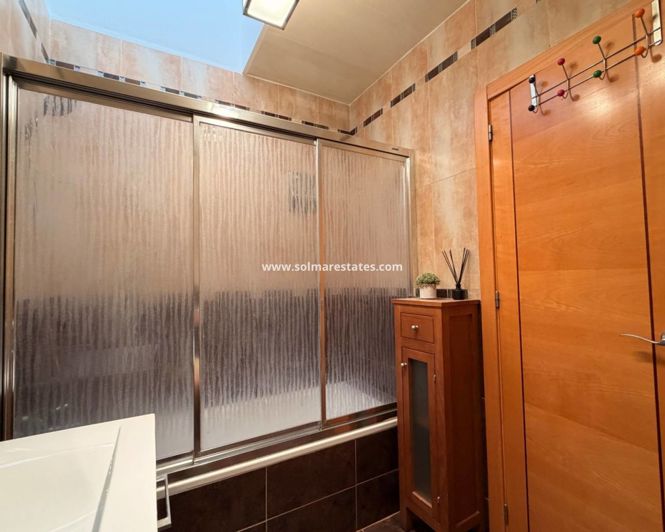 Image No.27-3 Bed Townhouse for sale