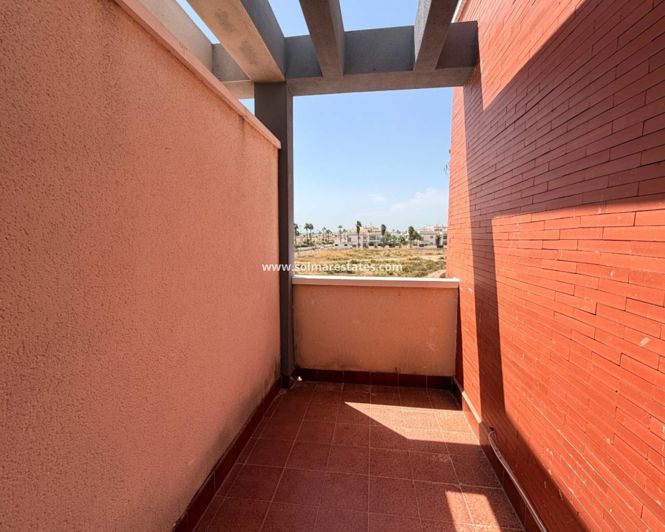 Image No.30-3 Bed Townhouse for sale