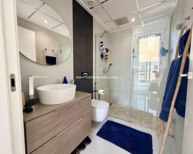 Image No.15-3 Bed House for sale
