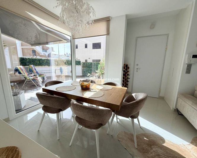 Image No.24-3 Bed House for sale
