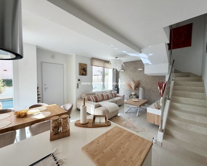 Image No.25-3 Bed House for sale