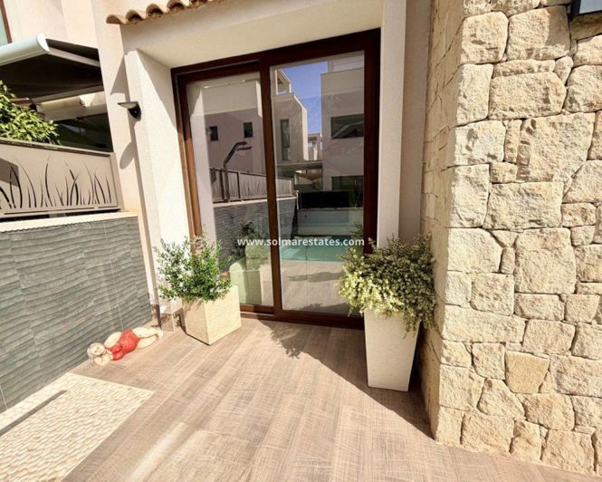 Image No.9-3 Bed House for sale