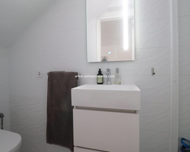 Image No.11-2 Bed Townhouse for sale
