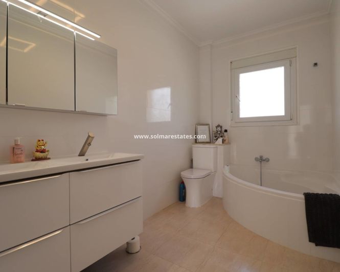 Image No.14-2 Bed Townhouse for sale