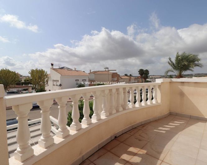 Image No.18-2 Bed Townhouse for sale