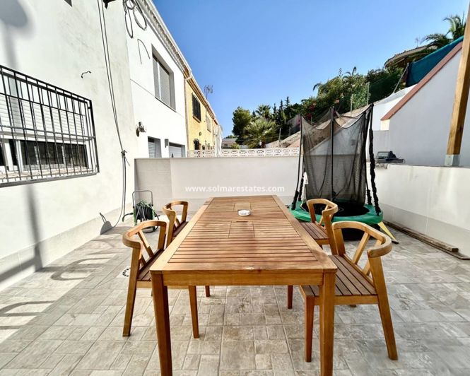 Image No.20-3 Bed Townhouse for sale
