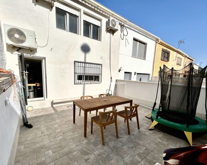 Image No.21-3 Bed Townhouse for sale