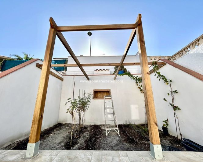 Image No.23-3 Bed Townhouse for sale