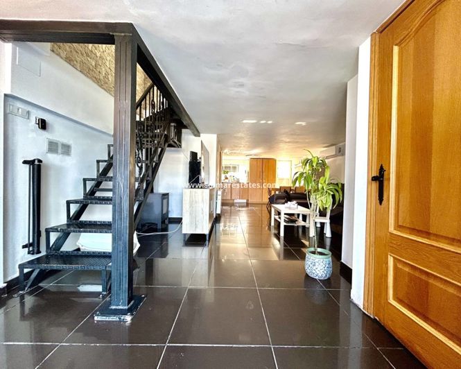 Image No.3-3 Bed Townhouse for sale