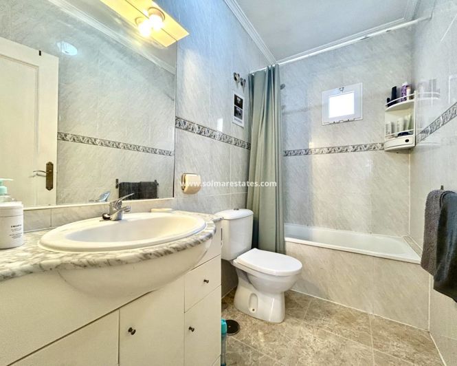 Image No.18-3 Bed Townhouse for sale