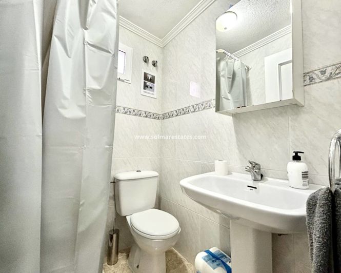 Image No.20-3 Bed Townhouse for sale