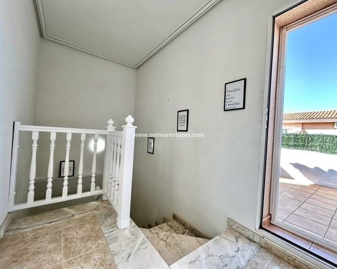 Image No.21-3 Bed Townhouse for sale