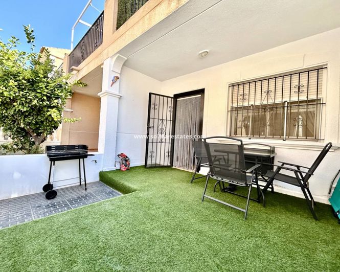 Image No.27-3 Bed Townhouse for sale