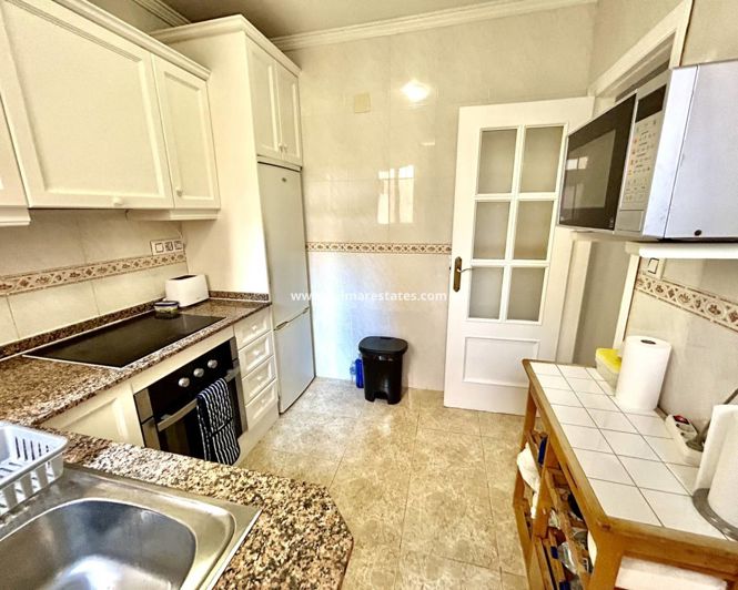 Image No.8-3 Bed Townhouse for sale
