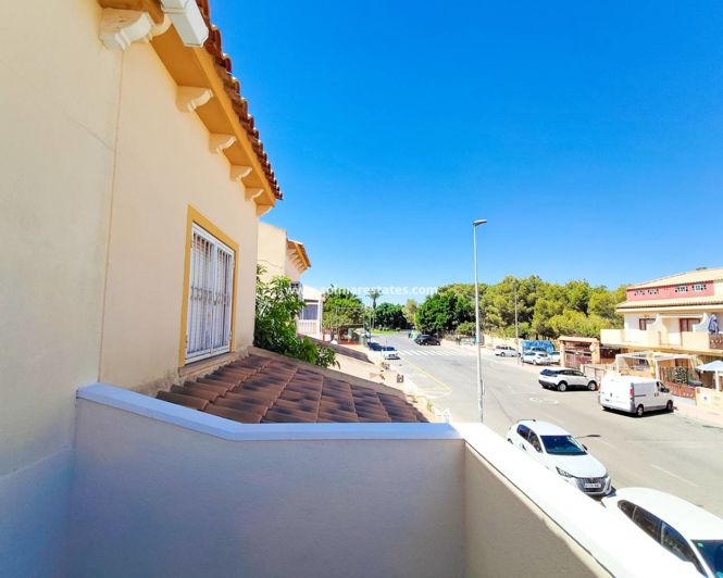 Image No.33-2 Bed Townhouse for sale