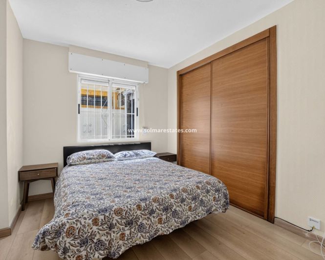 Image No.10-3 Bed Townhouse for sale