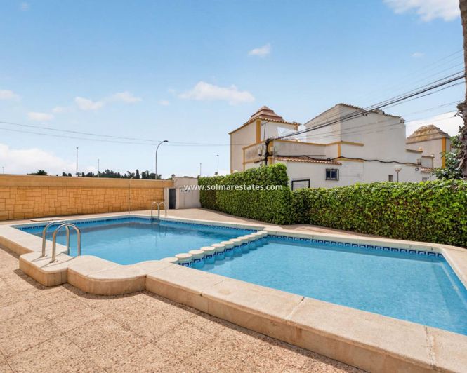Image No.31-3 Bed Townhouse for sale