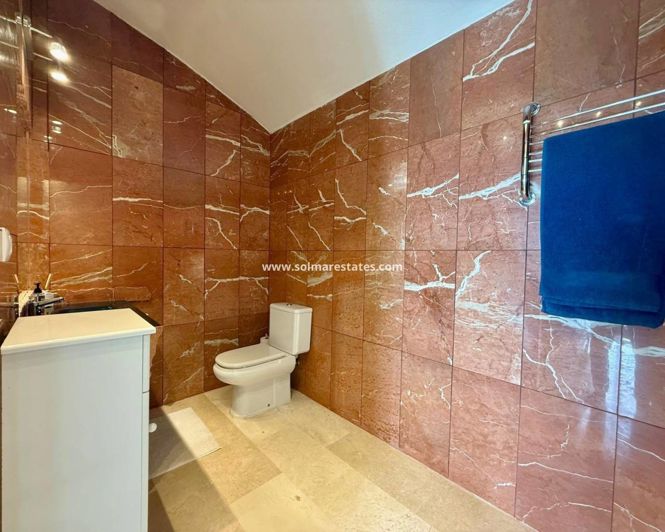 Image No.18-3 Bed Apartment for sale