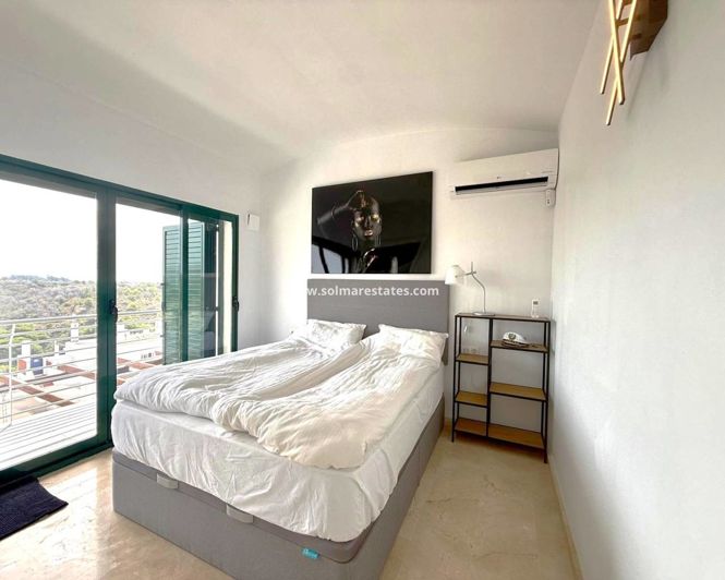 Image No.21-3 Bed Apartment for sale