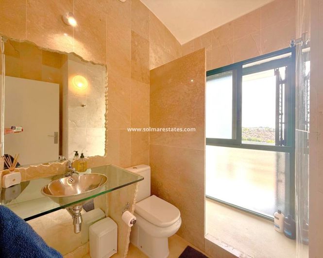 Image No.23-3 Bed Apartment for sale