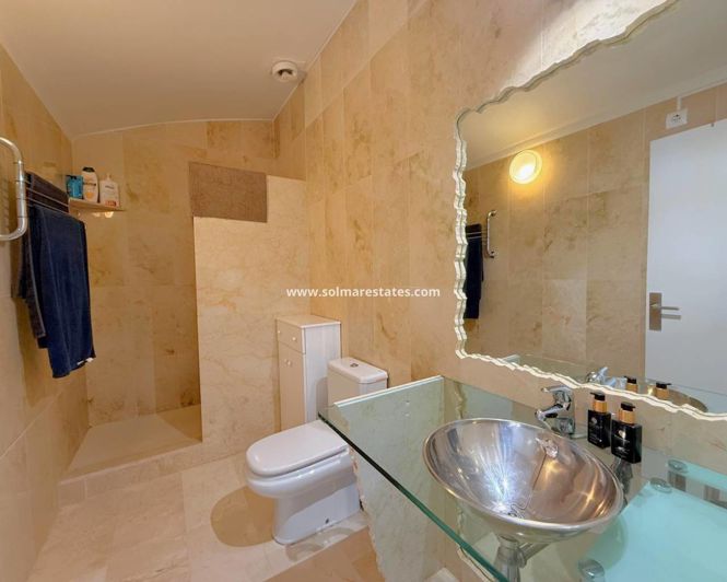 Image No.24-3 Bed Apartment for sale